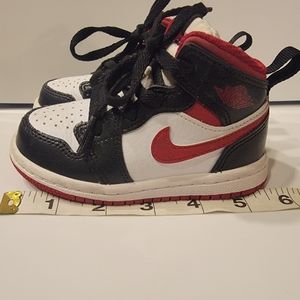 Nike Air Jordan 1 Mid TD White Red Black
